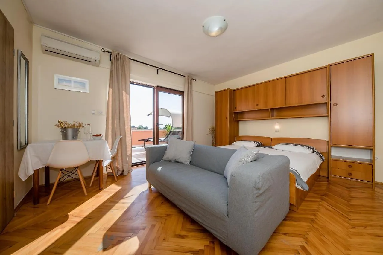Apartments Tartuga ラブ 0*,  クロアチア