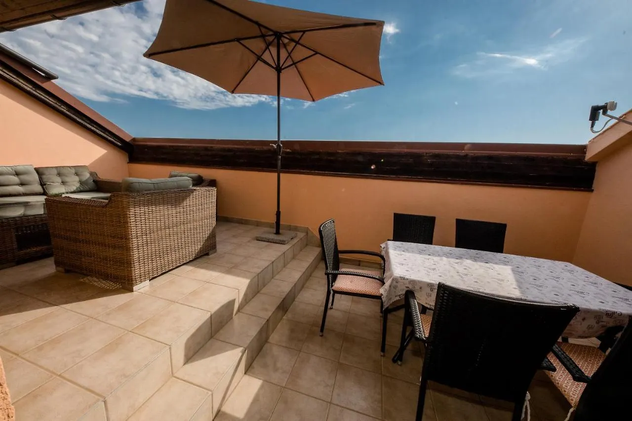 Apartments Tartuga ラブ